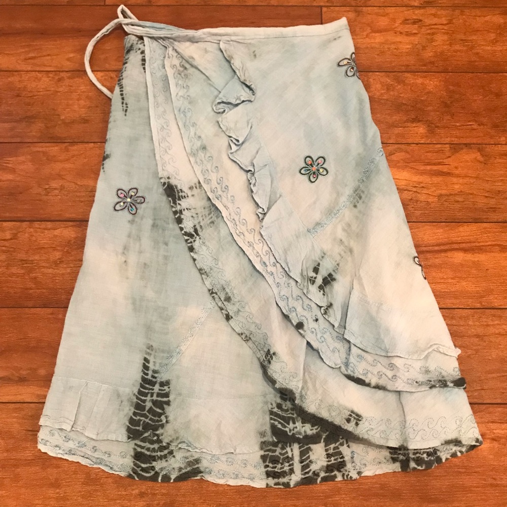 Wrap Midi Skirt with grey Flowers and Print